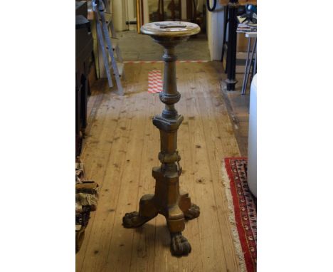 An Italian style carved giltwood stand, with a gilt brass lamp (2) 