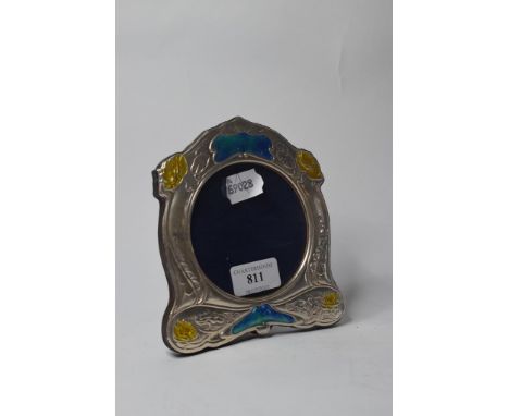 An Art Nouveau style silver photograph frame, 15 x 14.5 cm