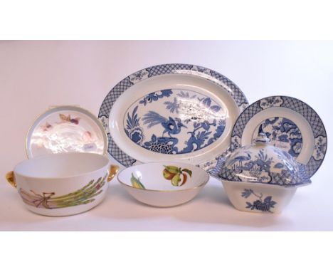 A quantity of Royal Worcester Evesham pattern tablewares, a  Wood & Sons Yuan pattern part dinner service, and other Royal Do