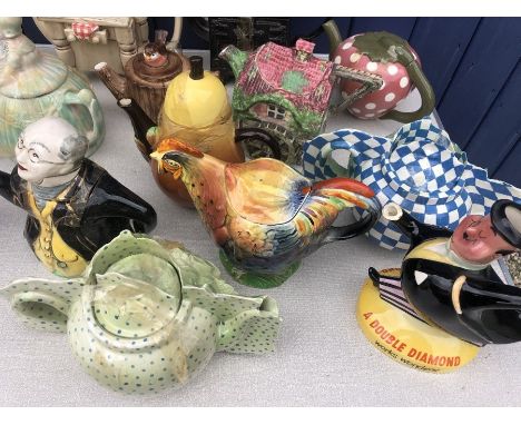 Sixteen various vintage teapots to include Beswick double diamond a/f, Rooster, chip, Mr Pickwick proposes toast, Carltonware