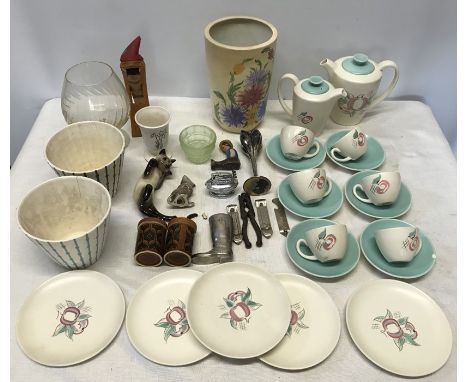 Mixed selection, Poole tea/coffee set 19 pieces missing side plate, chip to saucer rim, Radford vase 21cms h, Hornsea Studio 