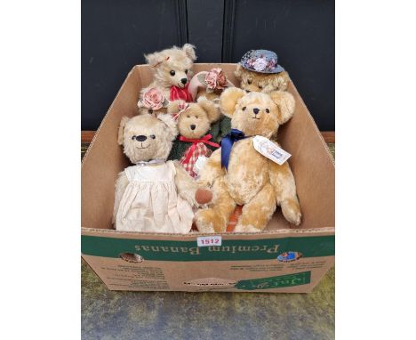 A collection of seven teddy bears,&nbsp;to include examples by Robin Rive and The Boyds Collection. (7) 