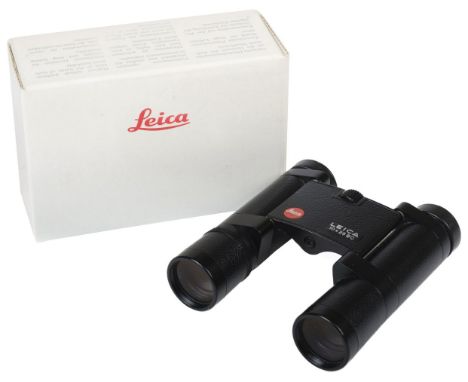 * Leica binoculars. Leica Trinovid 10x25 BC compact folding black binoculars in good condition, original white storage box an