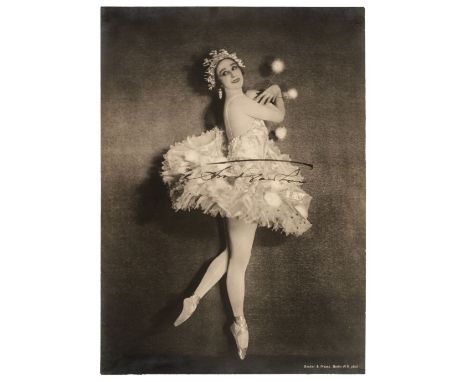 * Pavlova (Anna, 1881-1931), Russian prima ballerina. Signed Photograph, c. 1920, vintage gelatin silver print photograph by 