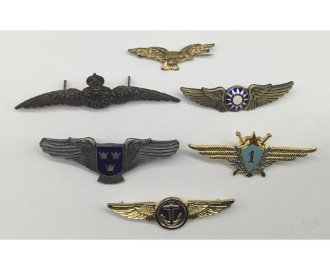 A WW2 or earlier gilt brass RAF Pathfinder badge, with hinged pin and C clasp to the reverse side. Marked for Ludlow London i