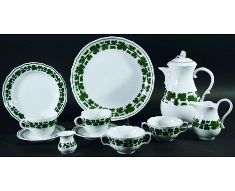A MEISSEN GREEN IVY PART SERVICE, 20th century, comprising tea and coffee wares, soup bowls, plates, platter and sauce boat, 