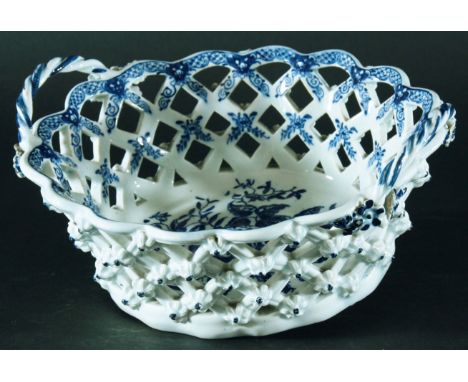 WORCESTER STYLE NUT BASKET, late 18th century, blue transfer printed with a pinecone pattern, 20cm
