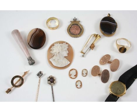 A JEWELLERY BOX CONTAINING VARIOUS ITEMS OF JEWELLERY including a pair of 9ct. gold oval-shaped cufflinks, an 18ct. gold hunt