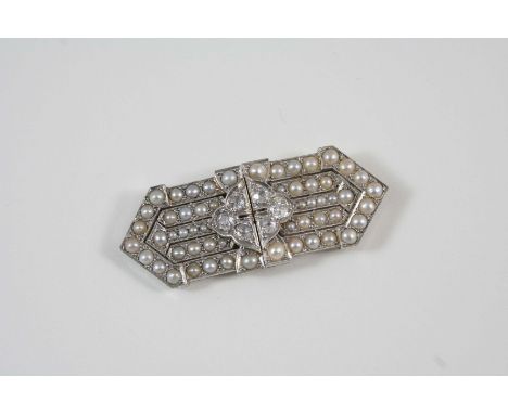 AN ART DECO DIAMOND AND PEARL DOUBLE CLIP BROOCH each arrow-shaped clip is set with three old brilliant-cut diamonds, within 
