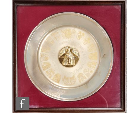 A hallmarked silver and silver gilt plate to commemorate the 25th Anniversary of Queen Elizabeth II's Coronation, weight 18.5