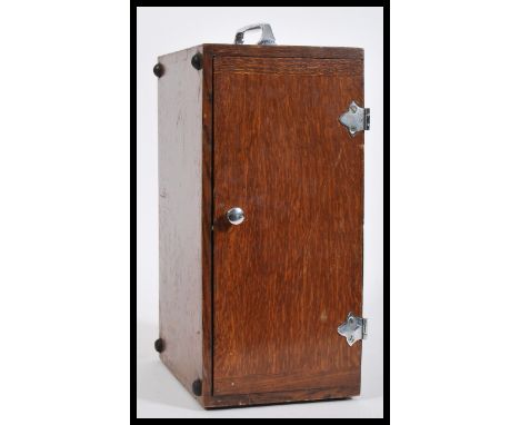 A vintage retro 20th Century Thermal Syndicate Ltd Vitan scientific instrument complete in oak case. Ref 133.