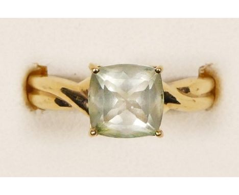 A 9ct gold and prasiolite single stone ring, P, 3gm 