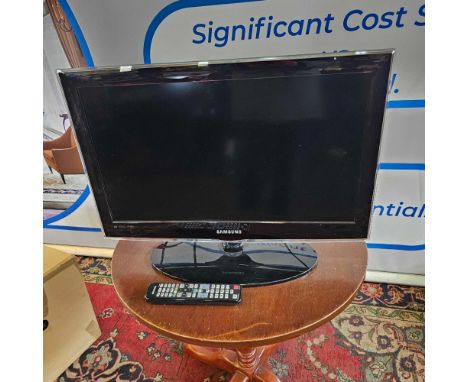 Samsung 26 Inch  TV Model UE26C4000PW (no power lead)