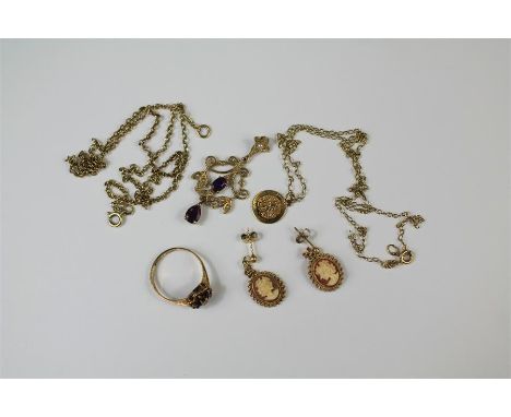 Miscellaneous Edwardian Jewellery. This lot includes 9ct gold cameo earrings, 9ct gold chains, blue and white ring, 9ct ameth