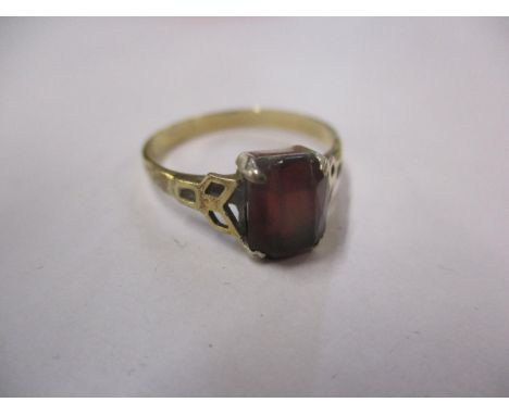 A 9ct gold and silver set garnet dress ring, weight 2.4g in total, ring size UK letter R 