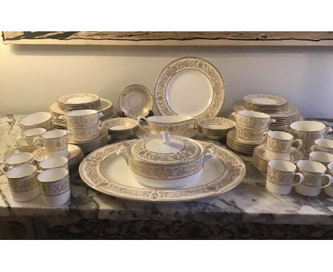DINNER SERVICE, English fine bone china, Royal Worcester 'Hyde Park', twelve place, six piece setting, (ten soup cup and sauc
