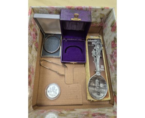 A box of silver and silver plate, a box of mixed tea wares including Colclough and Arklow, a Royal Doulton Pastorale dinner s