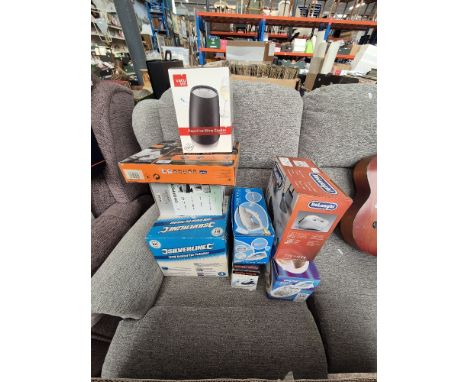 A Mix of electricals including James Martin Mini Chopper, 2 steam irons, a travel iron, Rapid Ice wine cooler, De Longhi fan 