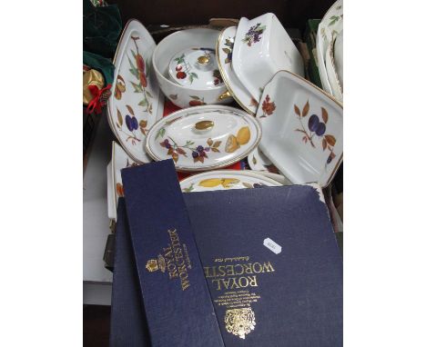 Royal Worcester 'Evesham' Oven-To Table Pottery, including boxed cake plate, tureens, etc, plus a 'Medici' pattern cake plate