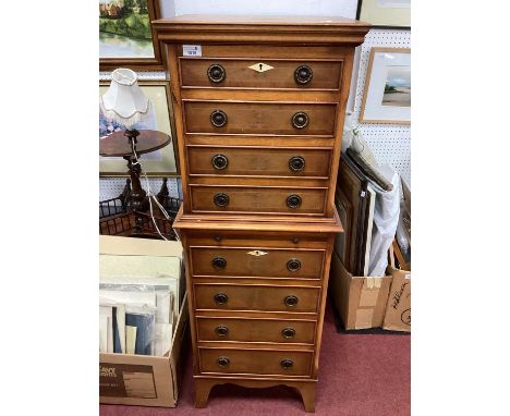 XX Century Walnut Chest on Chest, four top drawers, brushing slide, four bottom drawers, on bracket feet, 43cm wide.
