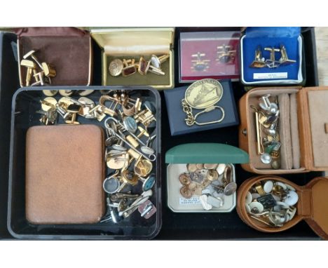 A tray of vintage gent's accessories including cufflinks, tie pins etc.  