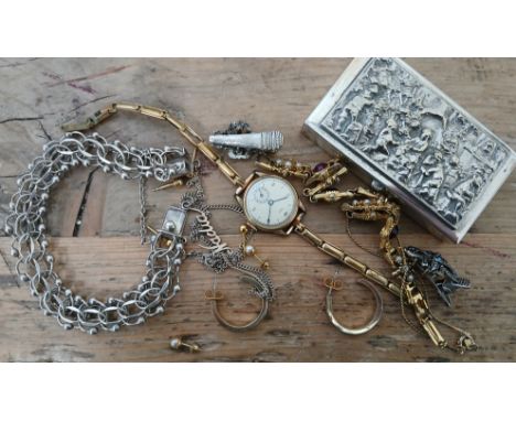 A mixed including silver and gold plated jewellery and a cast white metal snuff box.  