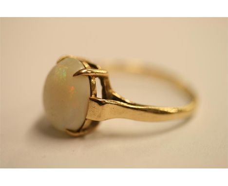 9ct gold and opal set ring