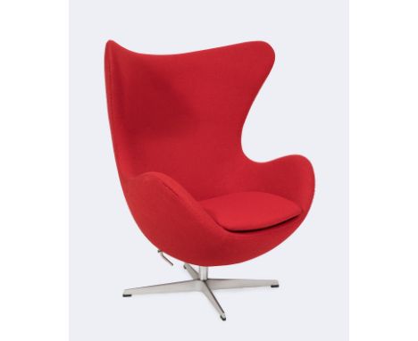 ARNE JACOBSEN (Denmark, 1902 - 1971) for FRITZ HANSEN."Egg Chair, design 1958.Red wool upholstery. Chrome-plated steel base.F