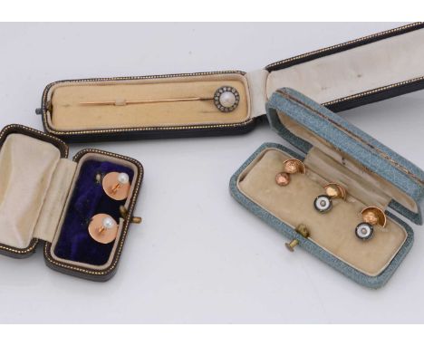 An Edwardian diamond and pearl stick pin, pearl surrounded by old cut diamonds, 6.6cm, 2.5g, in fitted box, together with a c