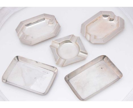 Five Art Deco period silver ashtrays, 9 ozt, a pair of plain rectangular examples, a pair of octagonal and a square ashtray (