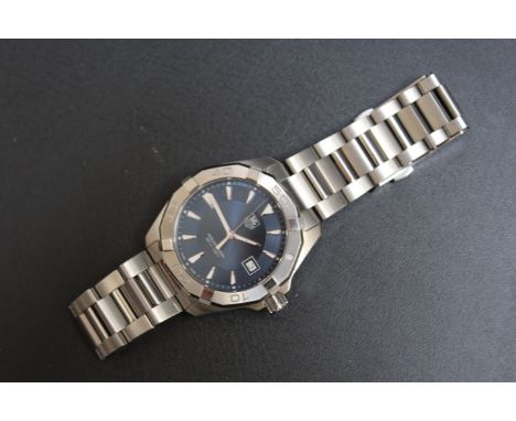 TAG HEUER - AN AQUARACER STAINLESS STEEL WRIST WATCH, 300 m / 1000 ft with date window, Dia 4.5 cmCondition Report:currently 