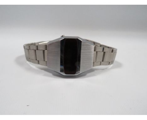 A VINTAGE / RETRO TRAFALGAR DIGITAL QUARTZ LED STEEL WATCH FROM THE 1970'S
