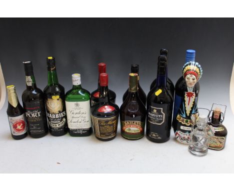 12 BOTTLES OF ASSORTED SPIRITS AND LIQUEURS TO INCLUDE 1 VINTAGE BOTTLE OF GORDON'S GIN, 2 bottles of Tia Maria and 1 novelty