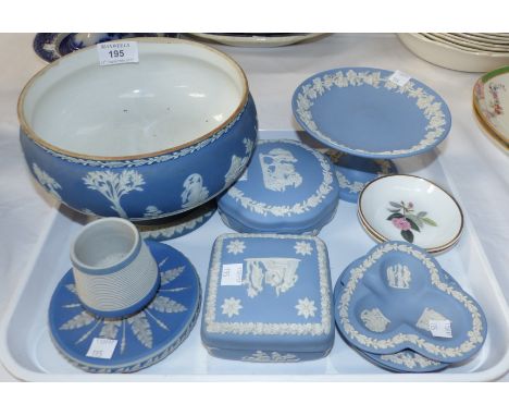 A Wedgwood Jasperware pedestal bowl;  a similar pedestal bon-bon dish; 2 trinket boxes; other Wedgwood; etc.