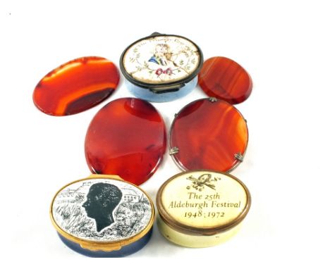 A Regency enamel patch box 'A Princley Pair' (damaged), Halcyon Days boxes and various agates