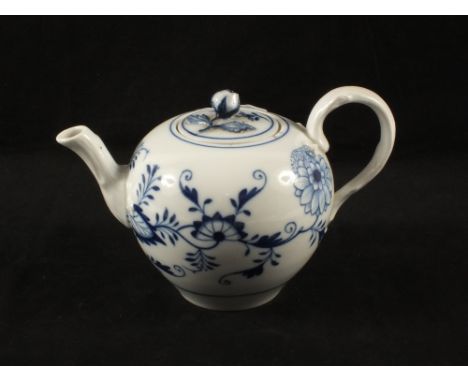 A Meissen Onion pattern teapot