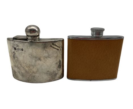 Silver spirit hip flask with hinged bayonet cover, engraved with presentation inscription London 1902 Maker Sampson Mordan &a