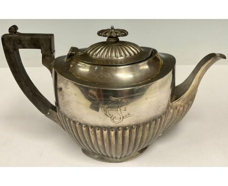An Edwardian silver half fluted teapot, Birmingham 1905, a/f, 547g gross