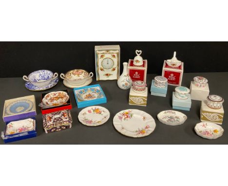 A Royal Crown Derby 2451 Imari pattern rectangular box and cover, 10.5cm wide, first quality; other Royal Crown Derby, includ