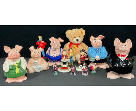 A Steiff bear, Fynn Bear, number 111327, 30cm; a set of five Wade NatWest Piggy Banks; a Robert Harrop Designs The Beano and 
