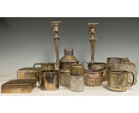 A Victorian silver and hobnail cut glass smelling salts bottle, drop in stopper, 8cm, Sampson Morden &amp; Co. London 1890; a