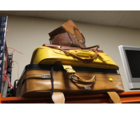A SELECTION OF VINTAGE SUITCASES TO INC A RETRO YELLOW EXAMPLE