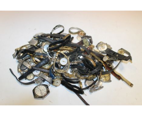 A LARGE QUANTITY OF VINTAGE WRISTWATCHES