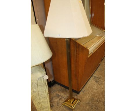 A LARGE BRASS CORINTHIAN COLUMN STANDARD LAMP & SHADE