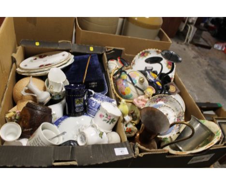 TWO TRAYS OF CHINA & CERAMICS TO INC SPODE, WEDGWOOD, ROYAL ALBERT ETC