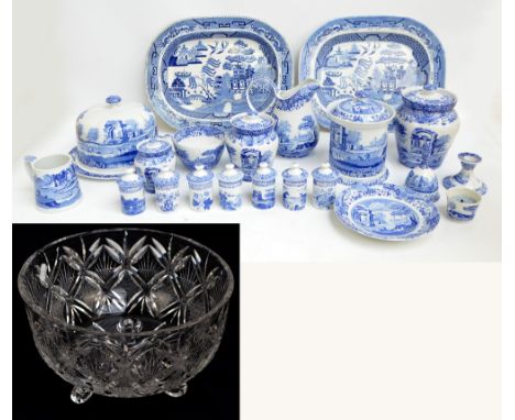 A quantity of Spode blue and white transfer decorated tableware to include 'Italian Design' serving dish and lid, lidded bisc
