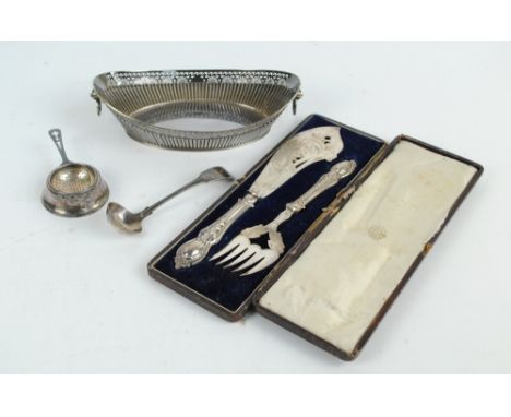 A small group of electroplated items comprising tea strainer with bowl, an oval shaped gadrooned dish, a sauce ladle and a ca
