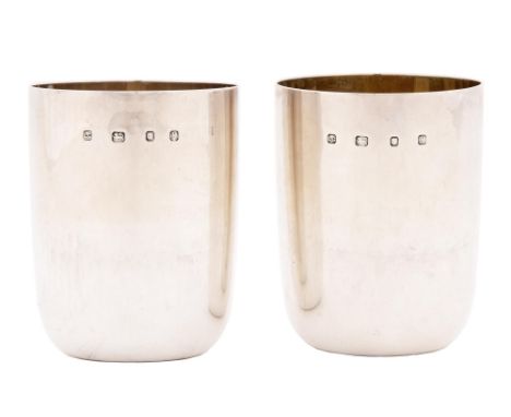 A pair of Elizabeth II silver beakers, 88mm h, maker LC, London 1984, 7oz 6dwt  Light contact scratches, no engraving