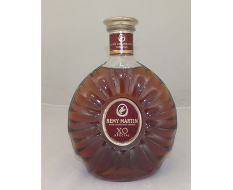 REMY MARTIN XO SPECIAL FINE CHAMPAGNE COGNAC, 40% vol., 1 bottle in decorative flask 