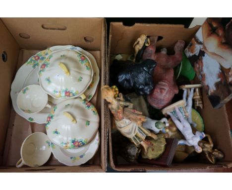 A group of mixed collectables to include a quantity of ceramic figures and a Royal Doulton 'Minden' pattern part dinner servi